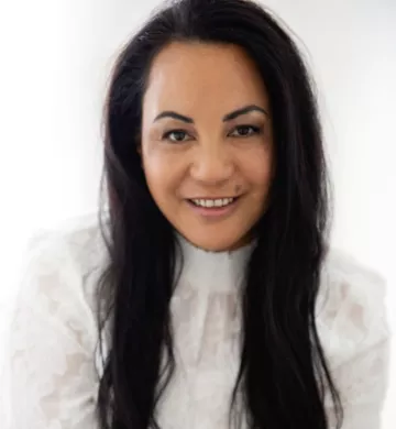 Lorraine delivers expert guidance to the government on nursing matters, drives the development of nursing policy and strategy, provides strong professional leadership for the nursing profession across Aotearoa, and champions New Zealand’s voice in shaping nursing policy on the global stage.
