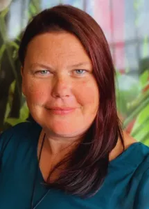 As a clinician-researcher, Jade is committed to health equity. Her doctoral work at the University of Auckland investigated treatment inequities in thyrotoxicosis for Māori, laying the foundation for her continuing research into ethnic inequities in endocrine health.  E kore e mimiti te puna o te aroha o tōku whānau whānui. Whether in the clinic, classroom, or meeting room, she carries the aspirations of her people and strives to uplift Māori voices in all spaces.
